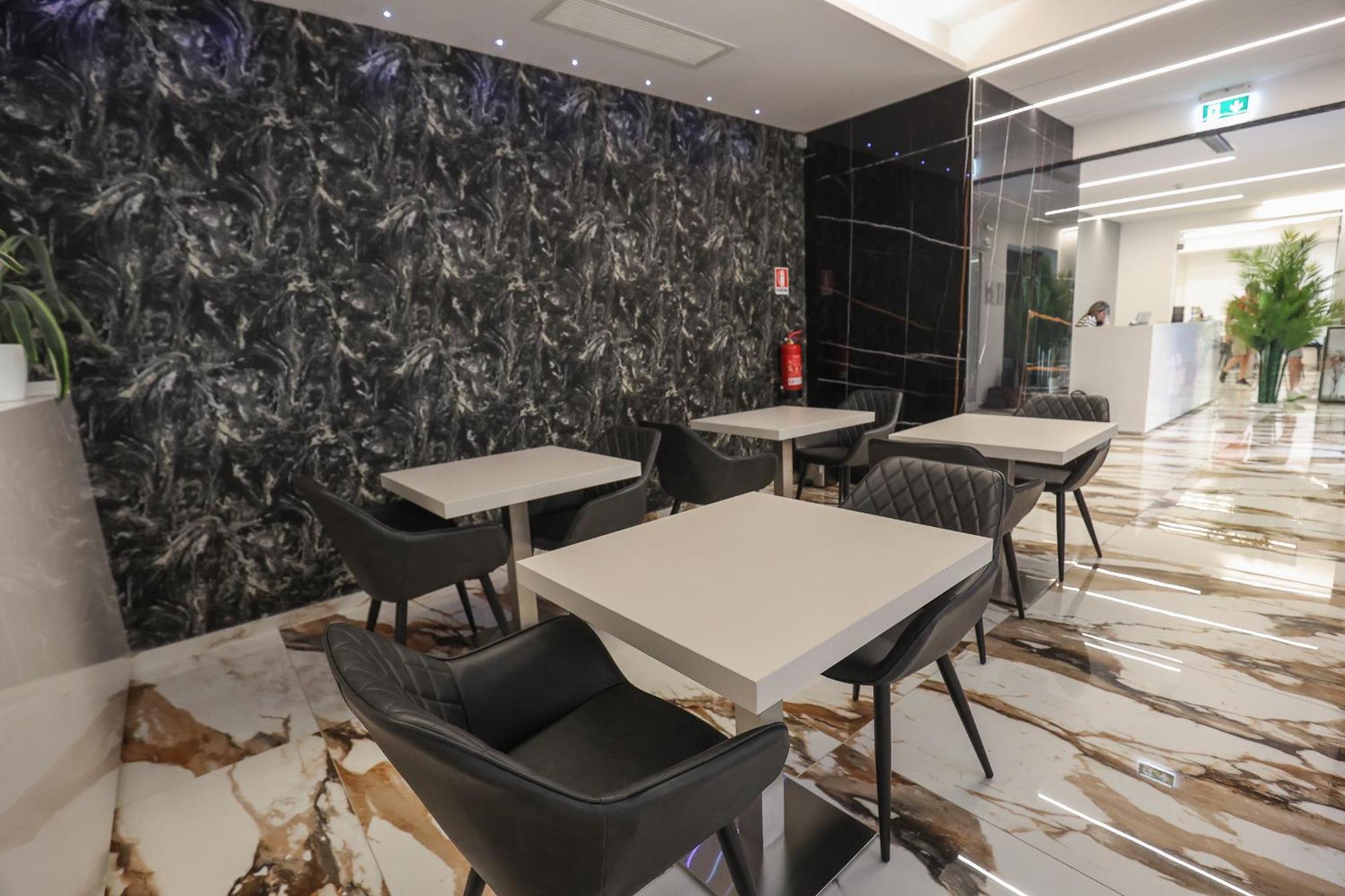 Hotel Cenisio 里米尼 外观 照片