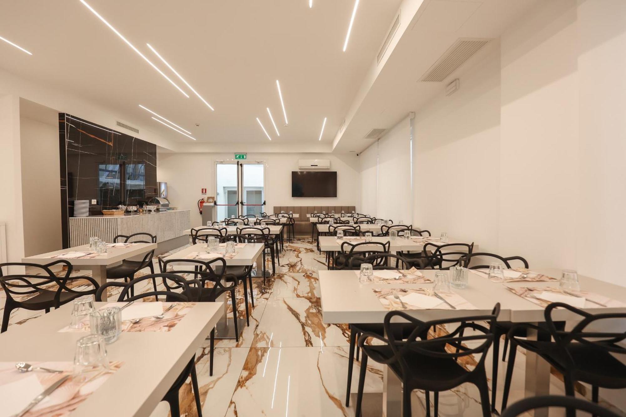 Hotel Cenisio 里米尼 外观 照片