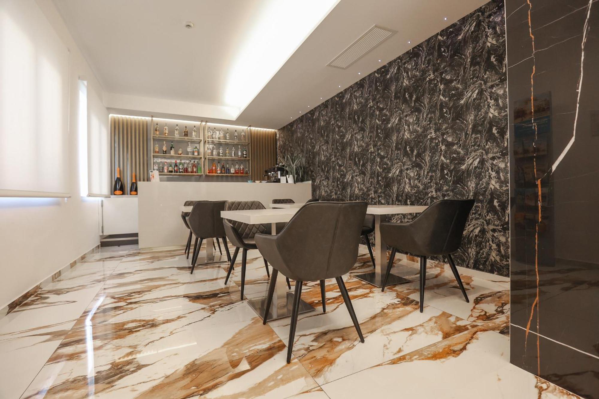 Hotel Cenisio 里米尼 外观 照片